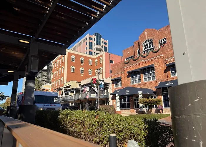 Walk To Fsu, Downtown & The Capitol-prime Location *
