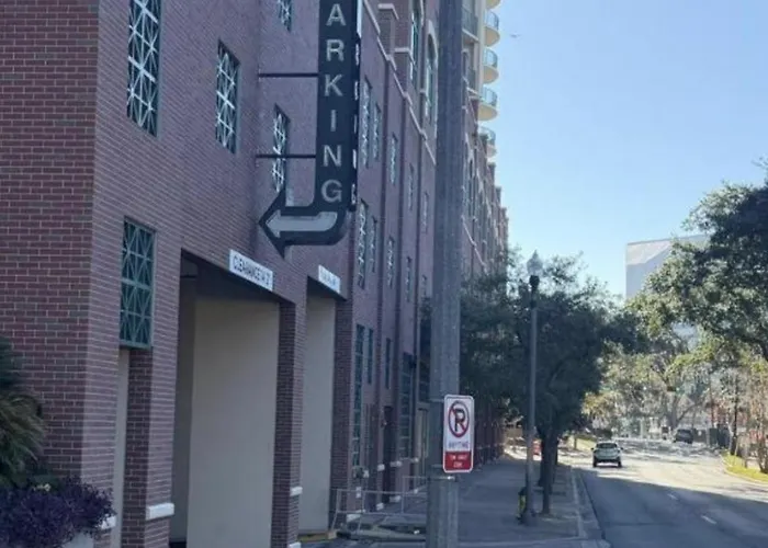 Walk To Fsu, Downtown & The Capitol-prime Location Apartment *